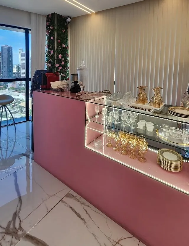 Balcao da doceria e a vista da sala de espera